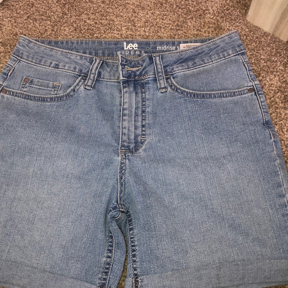 Women’s Lee Riders mid rise shorts